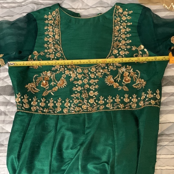 Custom made Mehndi Event Outfit - Size Medium - Picture 9 of 13